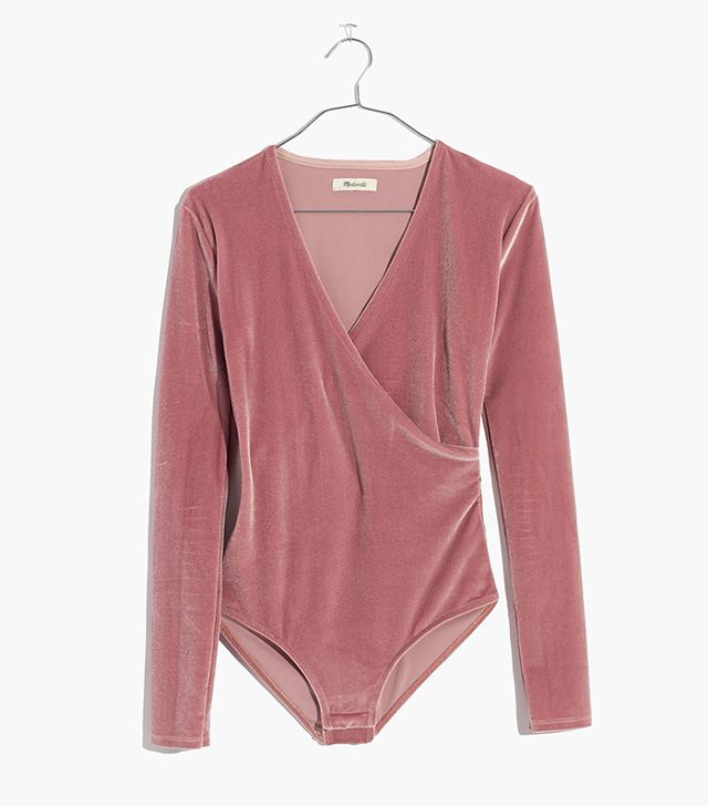 Velvet bodysuit by Madewell (https://www.madewell.com/ca/p/G9967?color_name=mauve-shadow&srcCode=MWAFFI00001&siteId=25ZRSXYPVYg-VgLOQSzFcrFpruIB1S1hjg)